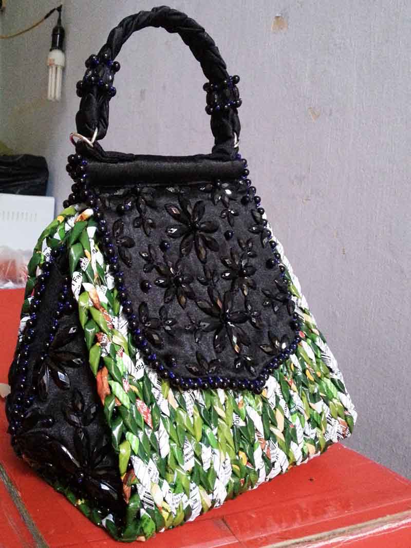 chang-trai-dan-tui-xach-tu-vo-goi-my-tom-2